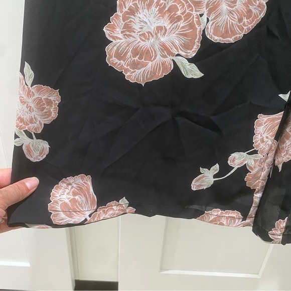 Cupcakes and Cashmere Felissa Strappy Floral Jumpsuit Size Large - Picture 8 of 11